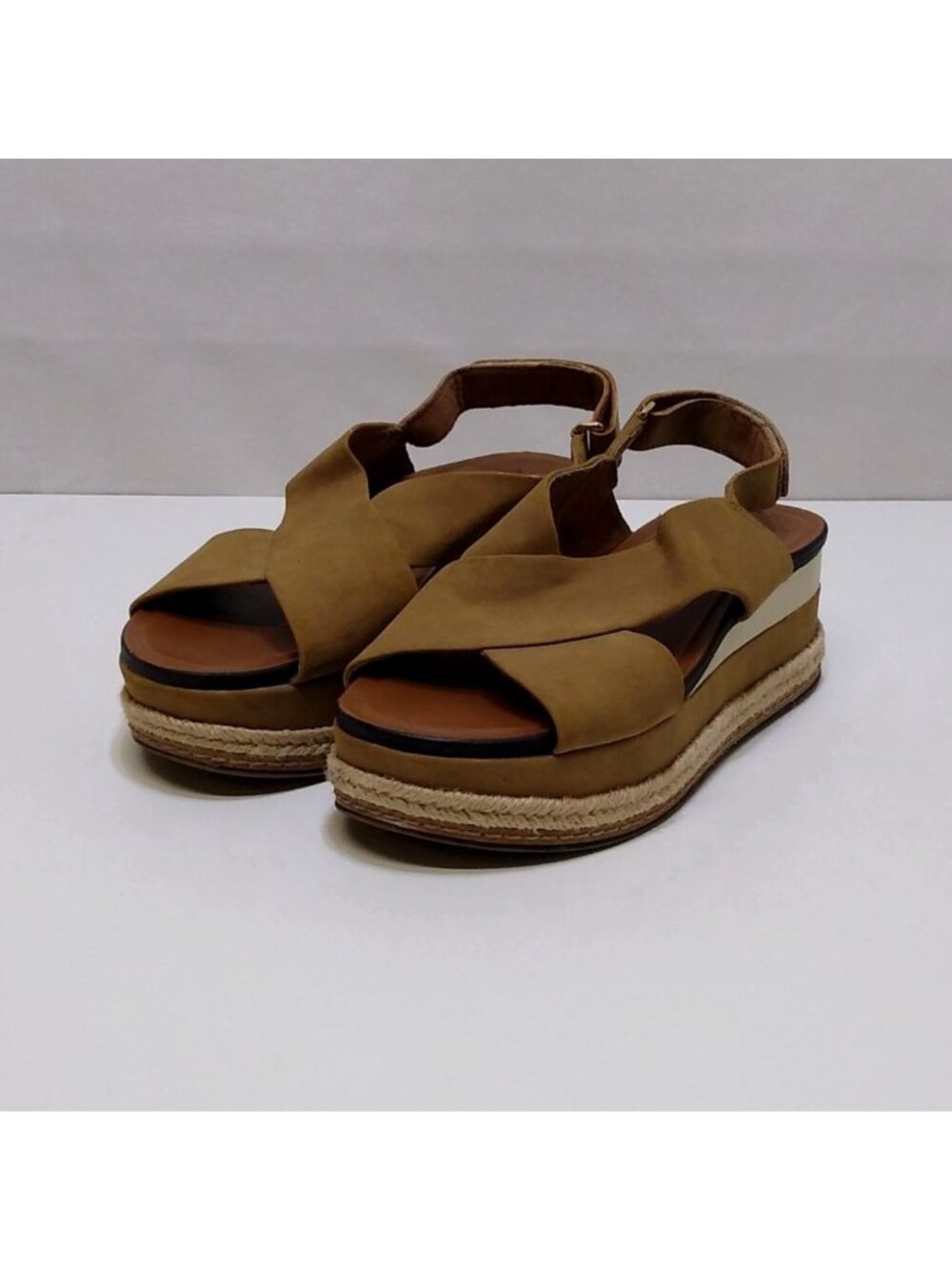 Naturalizer Baya Platform Sandal Slingback Size 6M Criss-Cross Straps Adjustable